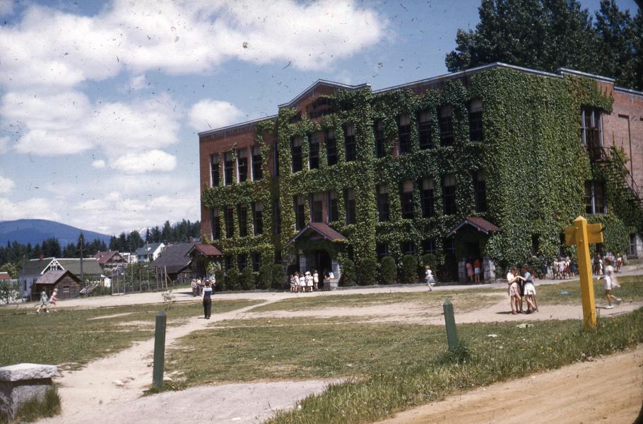 Hume School in 1947 (Nelson Museum, Archives and Gallery)